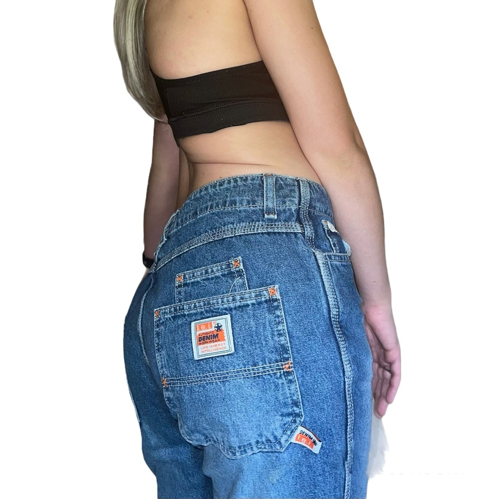 L.e.i. 100% Authentic Vintage Denim Cropped Jeans.